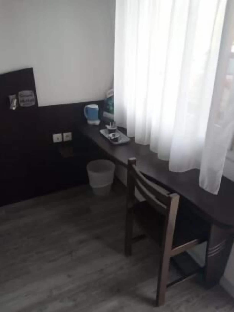 Premium bedding, desk, iron/ironing board, free WiFi