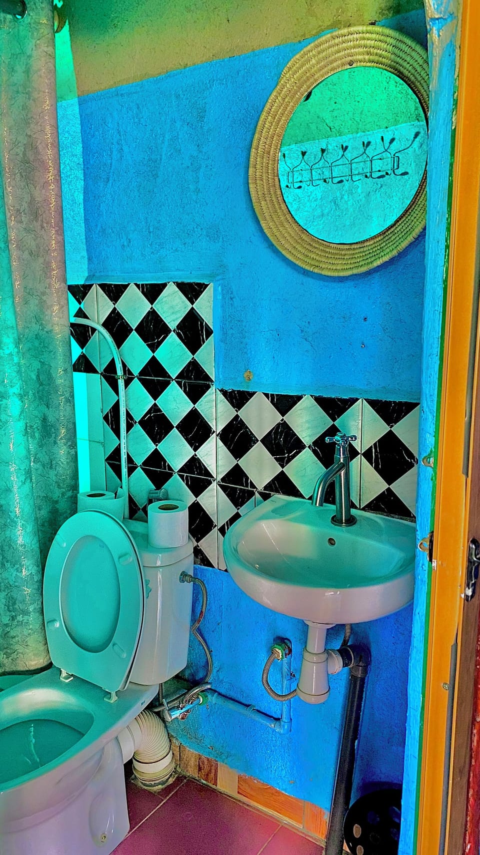 Traditional Double Room | Bathroom | Shower, towels, toilet paper
