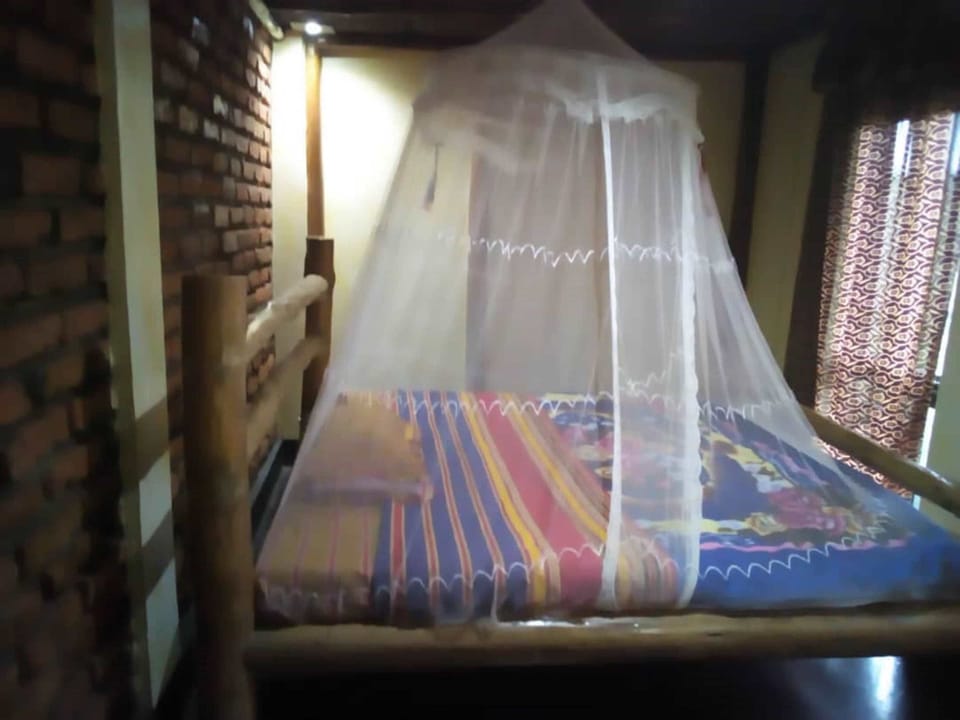 Family Cottage | Individually decorated, individually furnished, free WiFi, bed sheets