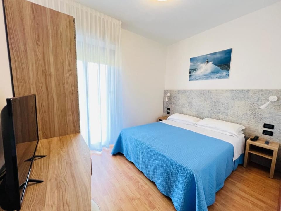 In-room safe, desk, laptop workspace, free cribs/infant beds