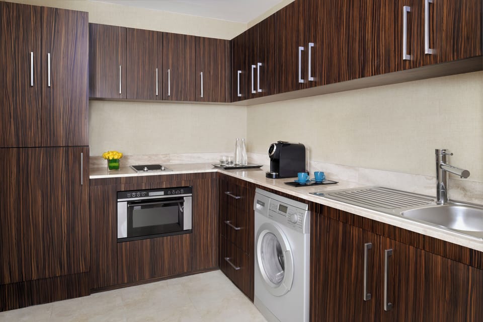 Coffee/tea maker, electric kettle, eco-friendly cleaning products