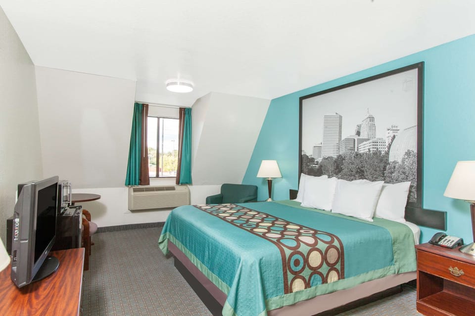 Pillowtop beds, desk, laptop workspace, blackout drapes