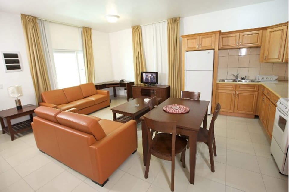 Suite, 1 Bedroom | In-room dining