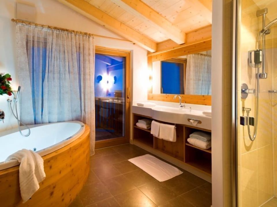 Hair dryer, slippers, towels
