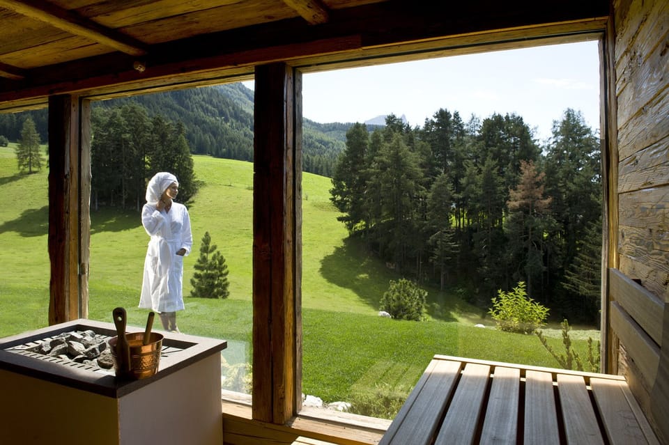 Sauna, steam room, Turkish bath, body treatments, hot stone massages
