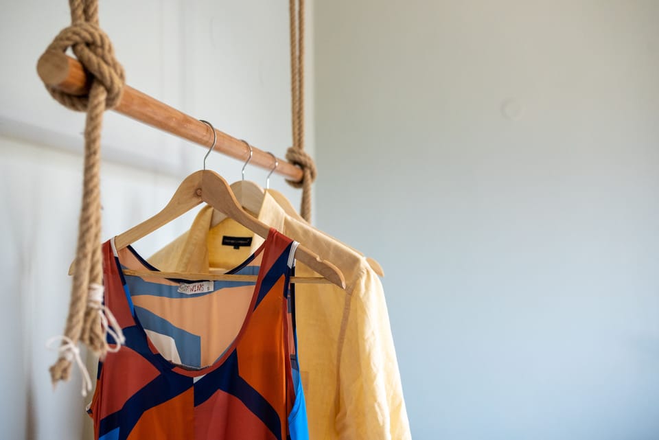 Individually furnished, laptop workspace, free WiFi, bed sheets