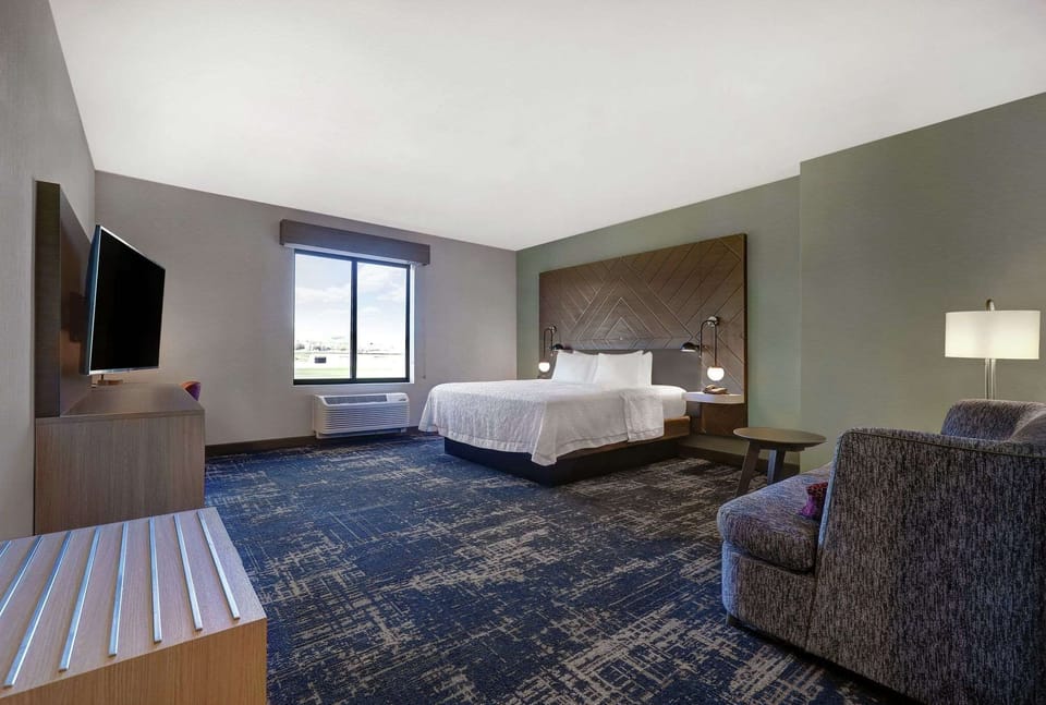 Select Comfort beds, individually decorated, individually furnished