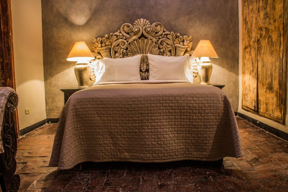 Romantic Double Room | Iron/ironing board, free WiFi, bed sheets