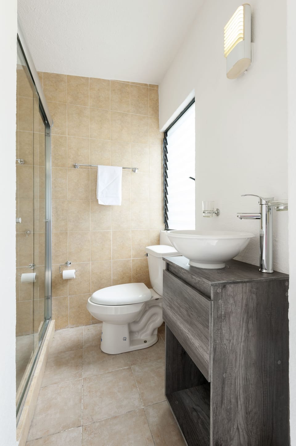 Basic Single Room | Bathroom | Shower, towels