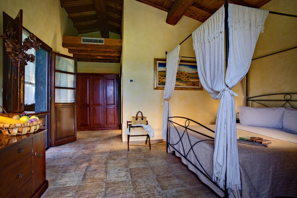 Superior Double Room | In-room safe, desk, soundproofing, cribs/infant beds