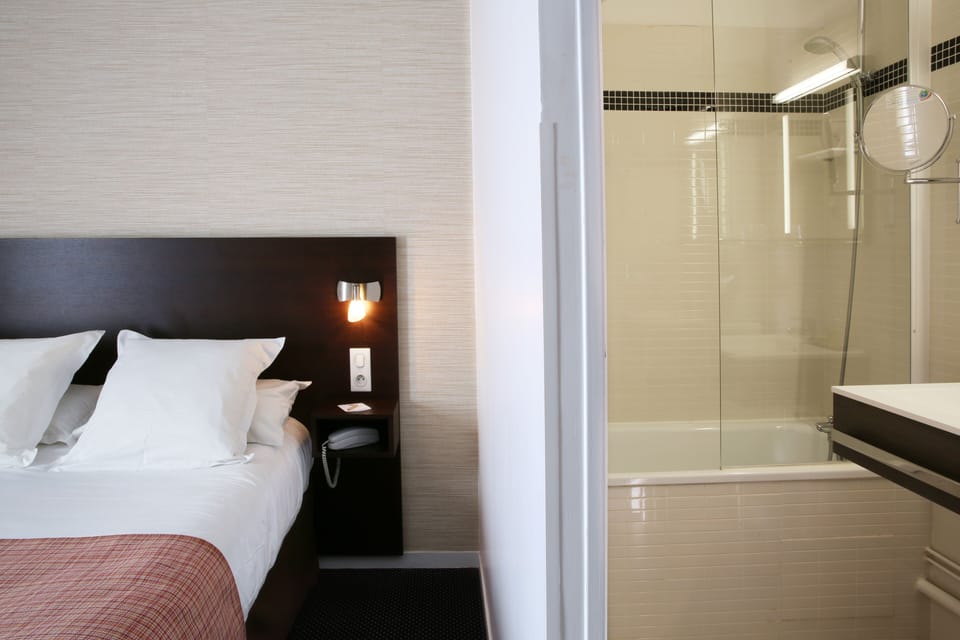 Standard Twin Room | Premium bedding, in-room safe, desk, soundproofing