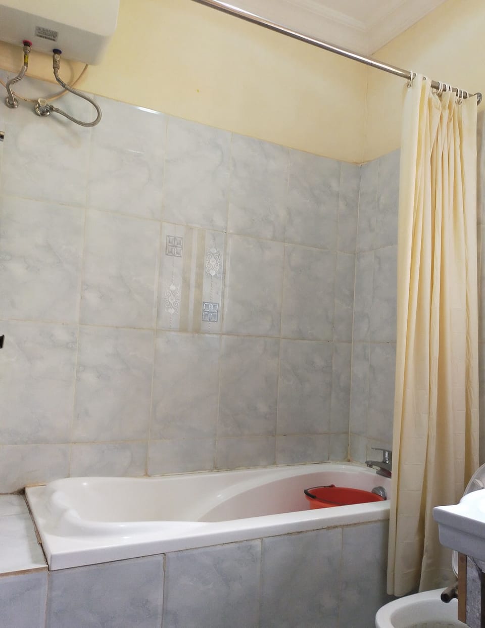 Standard Room | Bathroom | Shower, bathrobes, bidet, towels