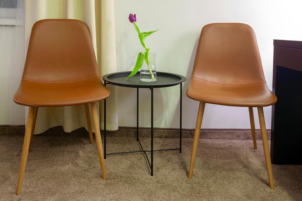 Hypo-allergenic bedding, desk, laptop workspace, free WiFi