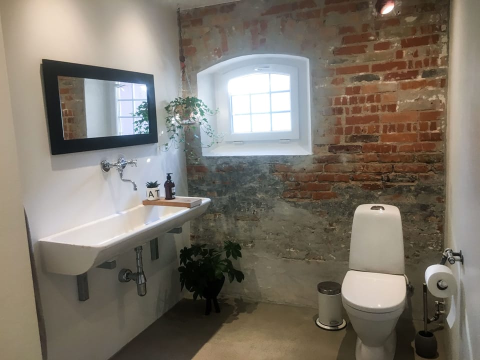 Signature Double or Twin Room | Bathroom | Shower, hair dryer, towels, soap