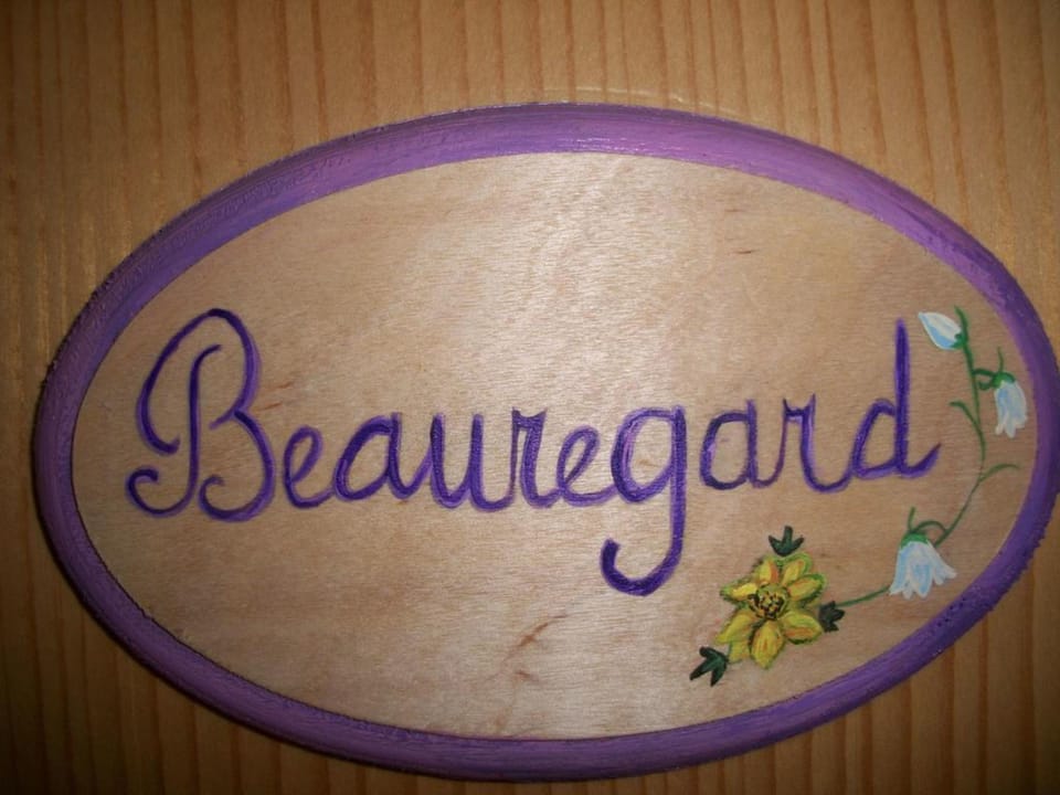 Quadruple Room (Beauregard) | Individually decorated, individually furnished, free WiFi, bed sheets