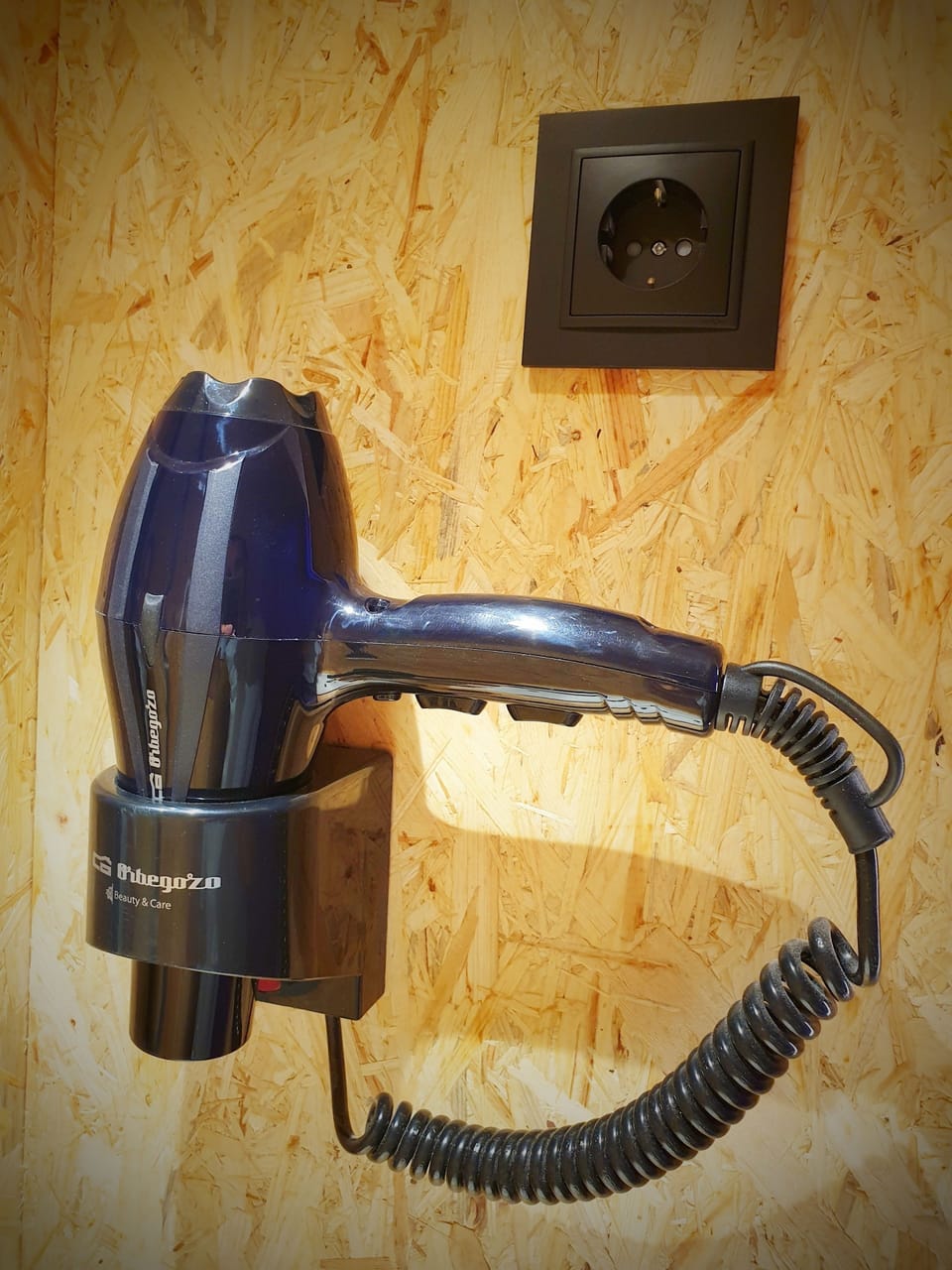 Shower, eco-friendly toiletries, hair dryer, towels