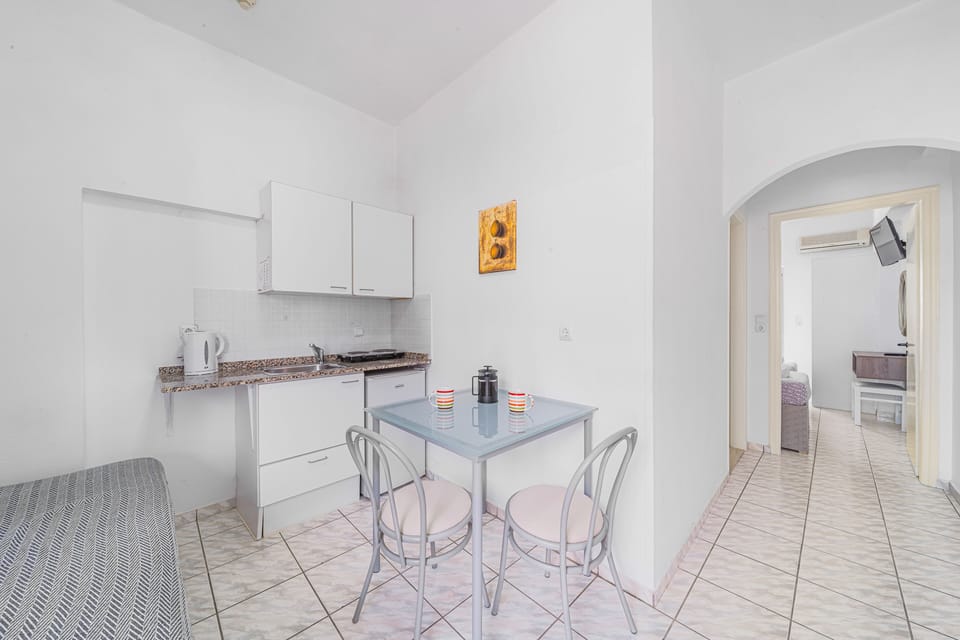Superior Apartment, 3 Twin Beds | Living area