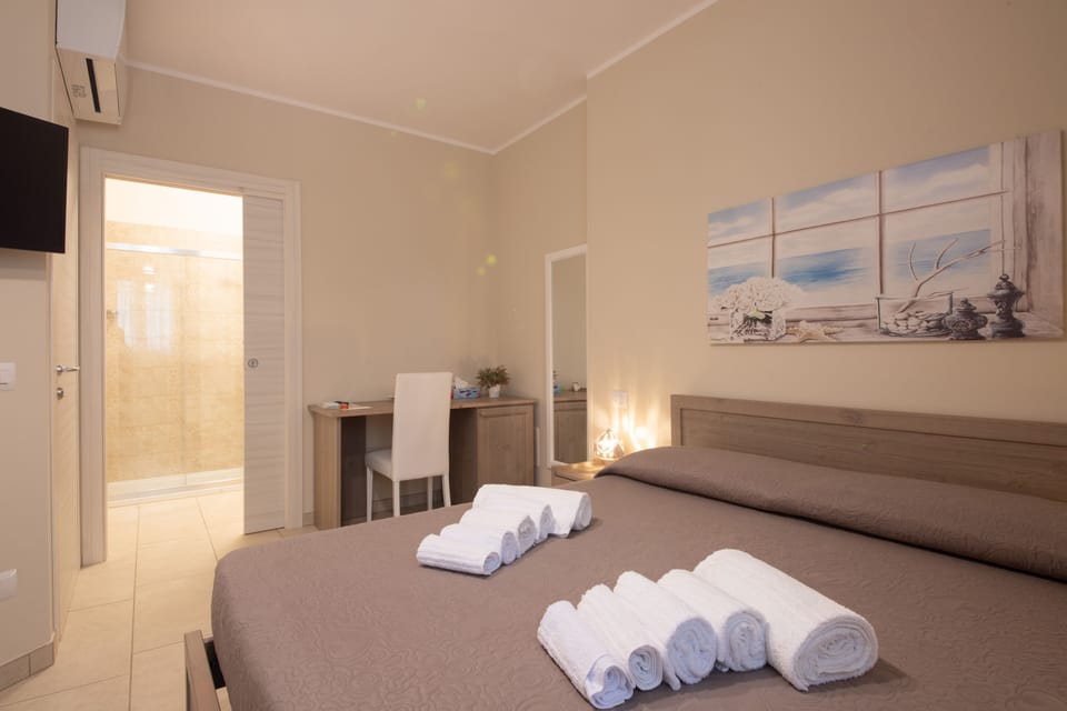 Traditional Villa | Minibar, in-room safe, desk, blackout drapes