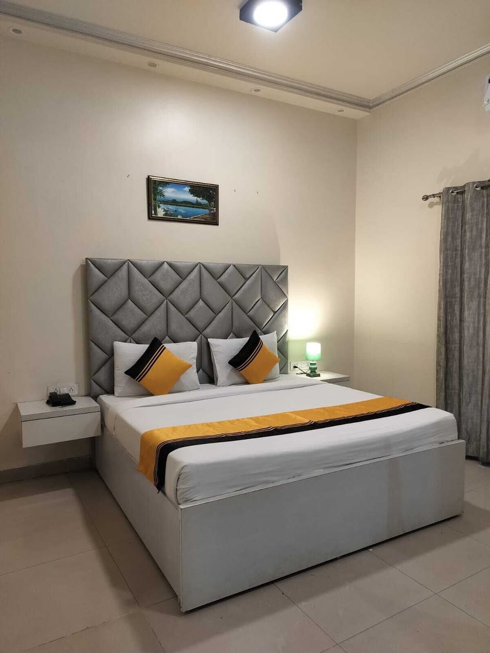 Super Deluxe Room | Desk, soundproofing, iron/ironing board, free WiFi
