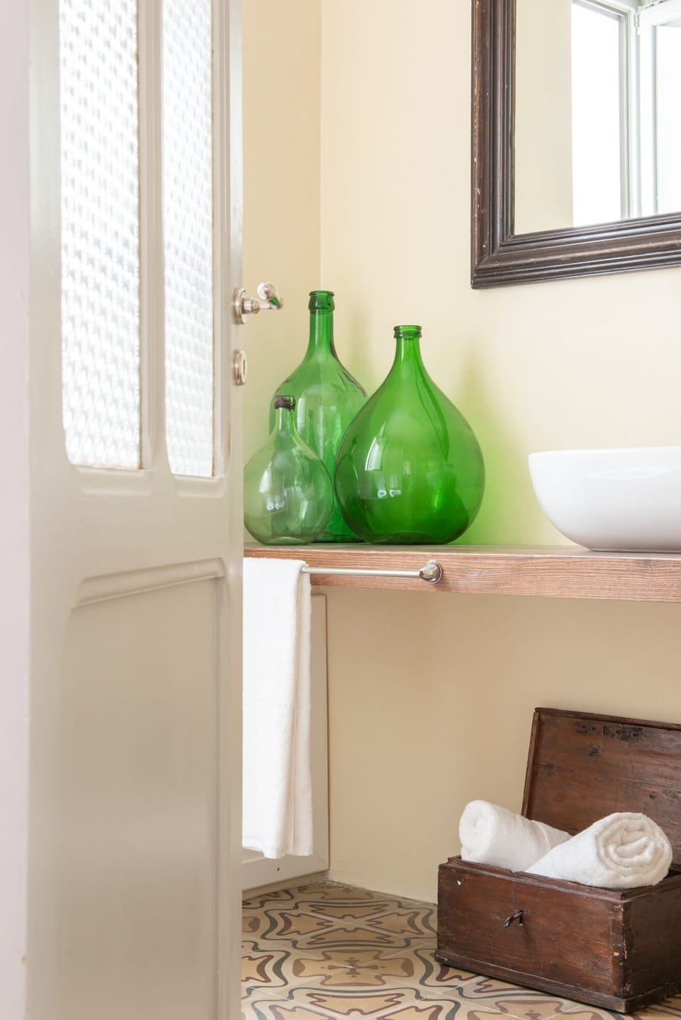 Suite | Bathroom sink
