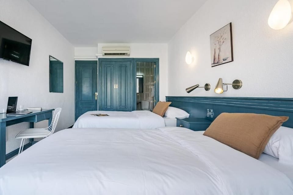 Standard Double Room | In-room safe, desk, iron/ironing board, free WiFi