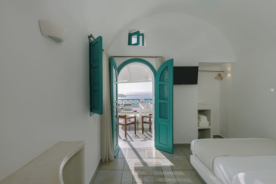 Studio (Caldera View, No Private Balcony) | In-room safe, individually decorated, individually furnished, free WiFi