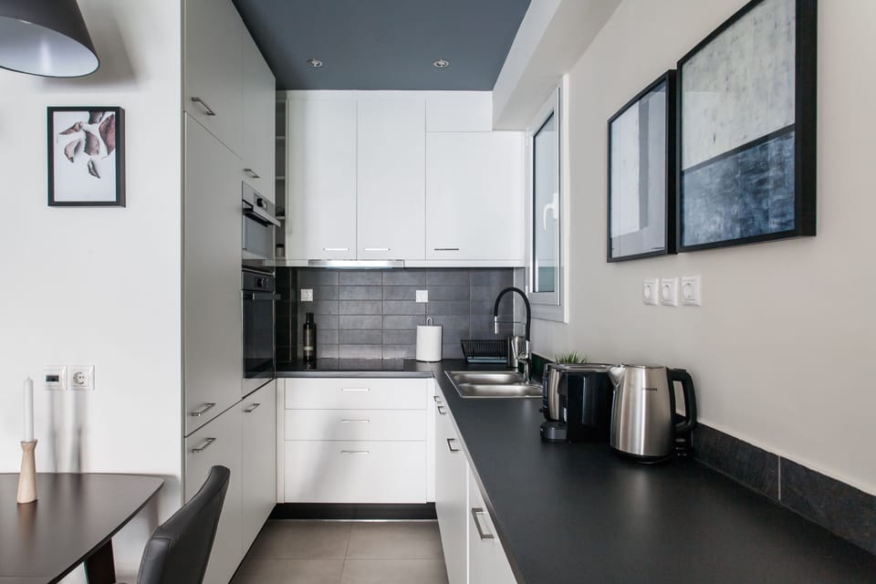 Apartment | Private kitchen | Full-size fridge, microwave, oven, stovetop