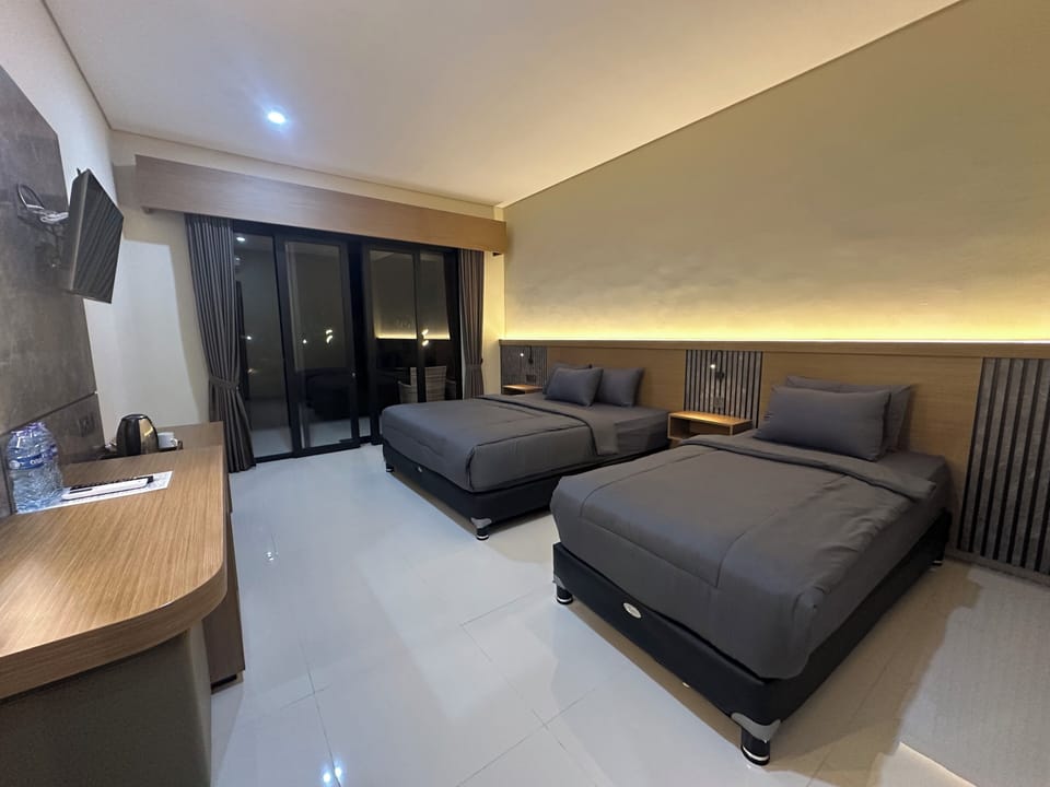 Superior Triple Room, Park View | Hypo-allergenic bedding available, minibar, desk, soundproofing