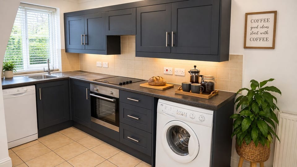 House, Multiple Bedrooms | Private kitchen | Coffee/tea maker, full-size fridge, microwave, oven