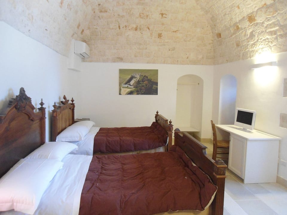 Family Room, 2 Bedrooms | Minibar, in-room safe, desk, cribs (surcharge)