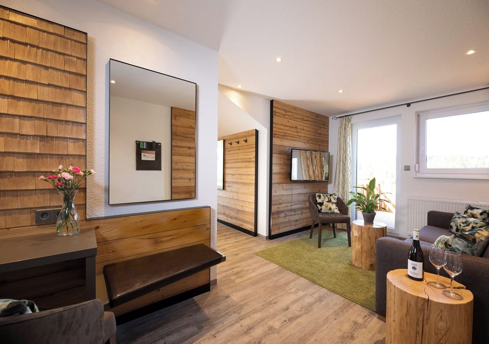 Junior Suite | Desk, blackout drapes, free WiFi, bed sheets