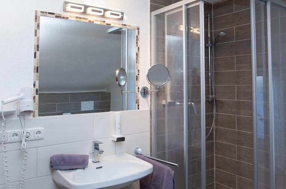 Double Room, Balcony, Mountain View | Bathroom | Shower, hair dryer, towels, soap