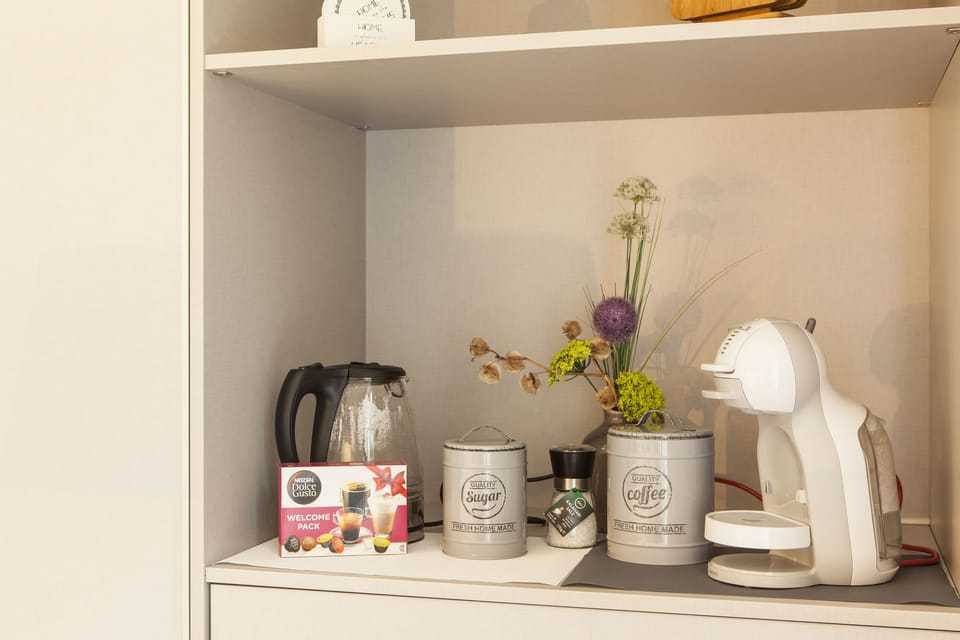 Room, Garden Area | Coffee and/or coffee maker