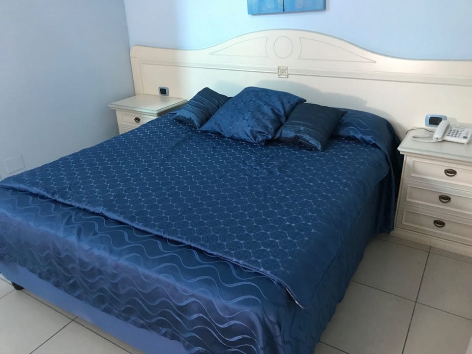 Suite | Minibar, in-room safe, soundproofing, WiFi (free)