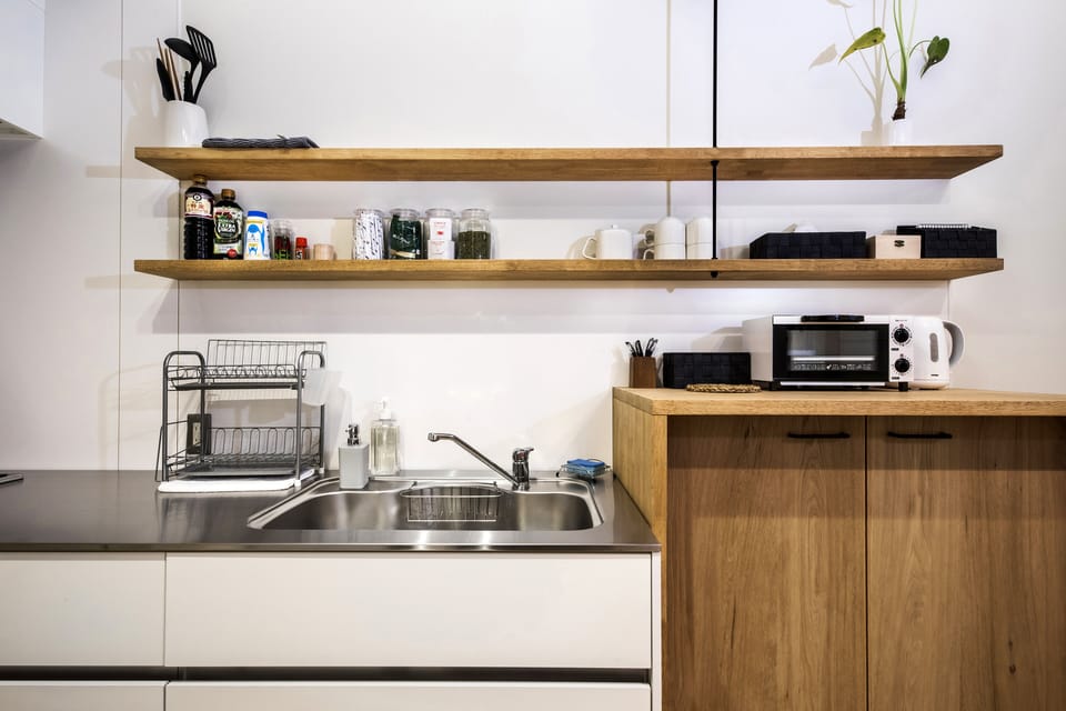 Japan Sessions KANZAKI 01 | Private kitchen | Full-size fridge, microwave, stovetop, electric kettle