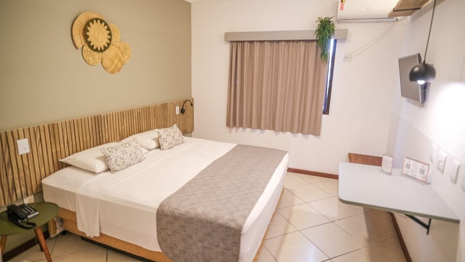 Pillowtop beds, minibar, in-room safe, blackout drapes