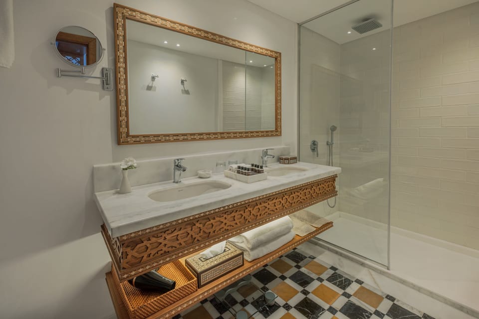 Suite | Bathroom | Towels
