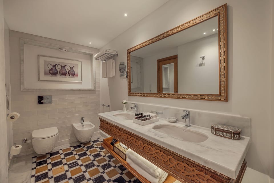 Suite | Bathroom | Towels