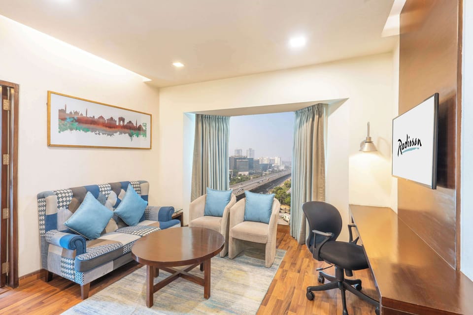 Suite, 1 Bedroom | Premium bedding, memory foam beds, minibar, in-room safe