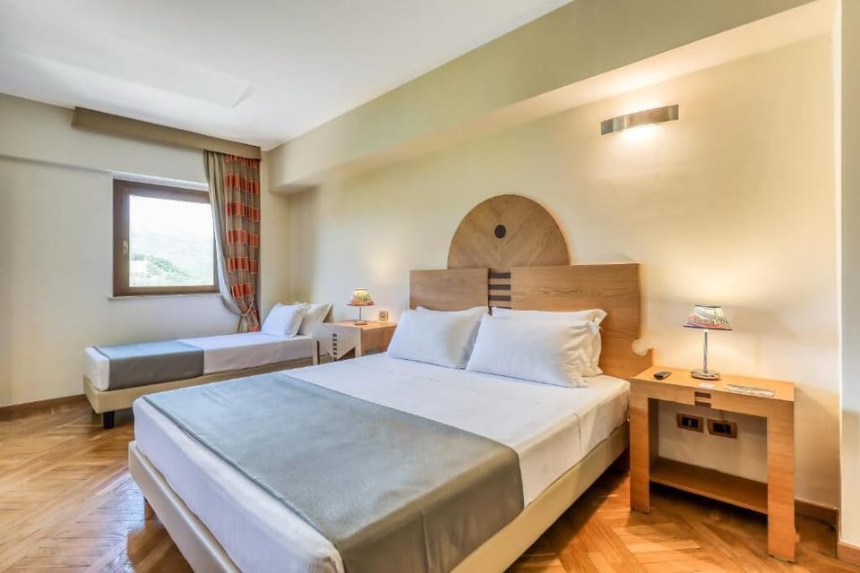 Superior Triple Room, Jetted Tub | Frette Italian sheets, premium bedding, down comforters, pillowtop beds