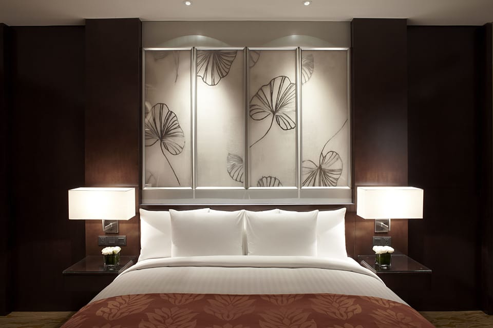 Premium bedding, in-room safe, desk, blackout drapes