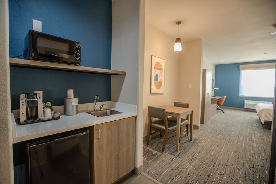 Suite, 1 King Bed with Sofa bed | Desk, soundproofing, iron/ironing board, cribs (free)