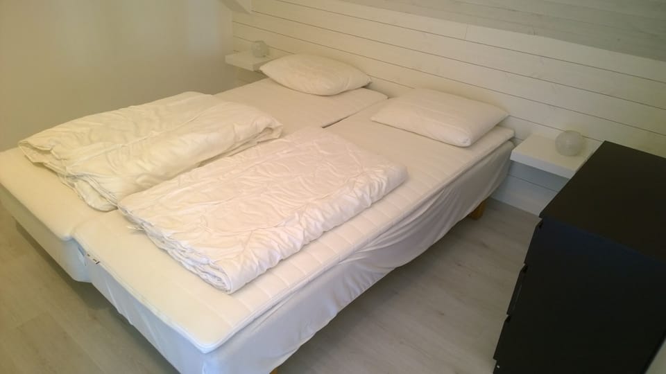 Apartment (Cleaning & Linens Excluded) | Individually decorated, individually furnished, desk, laptop workspace