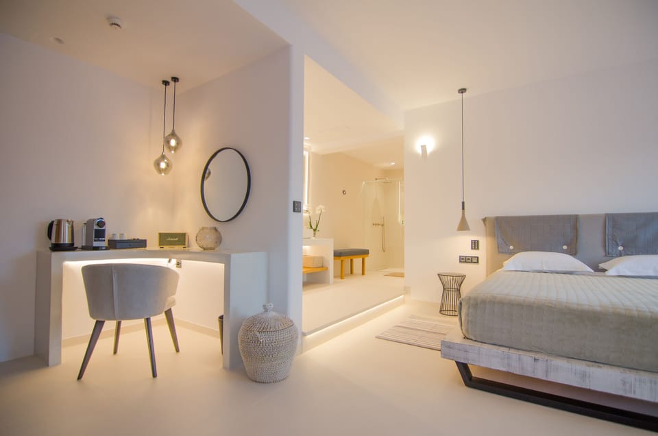 Superior Double Room, 1 Queen Bed | Egyptian cotton sheets, premium bedding, minibar, in-room safe