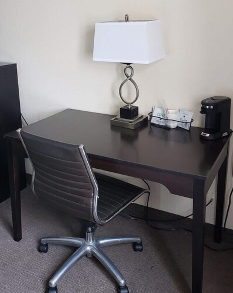 Desk, free cribs/infant beds, free WiFi, bed sheets