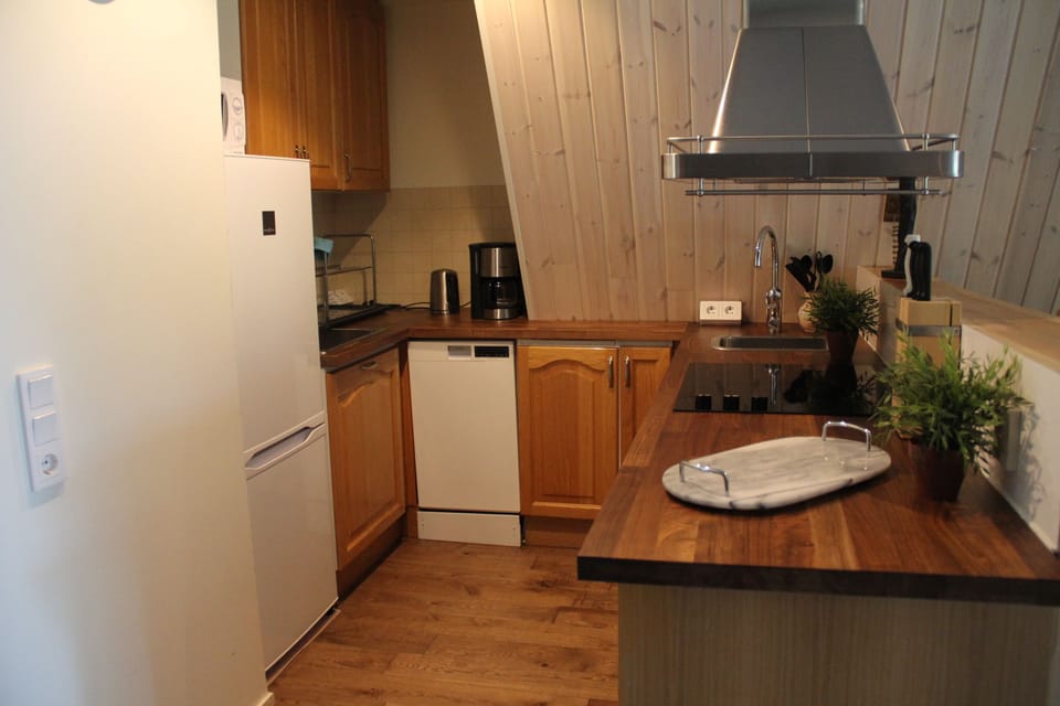 Signature Cabin, 2 Bedrooms, Jetted Tub | Private kitchen | Full-size fridge, microwave, oven, stovetop