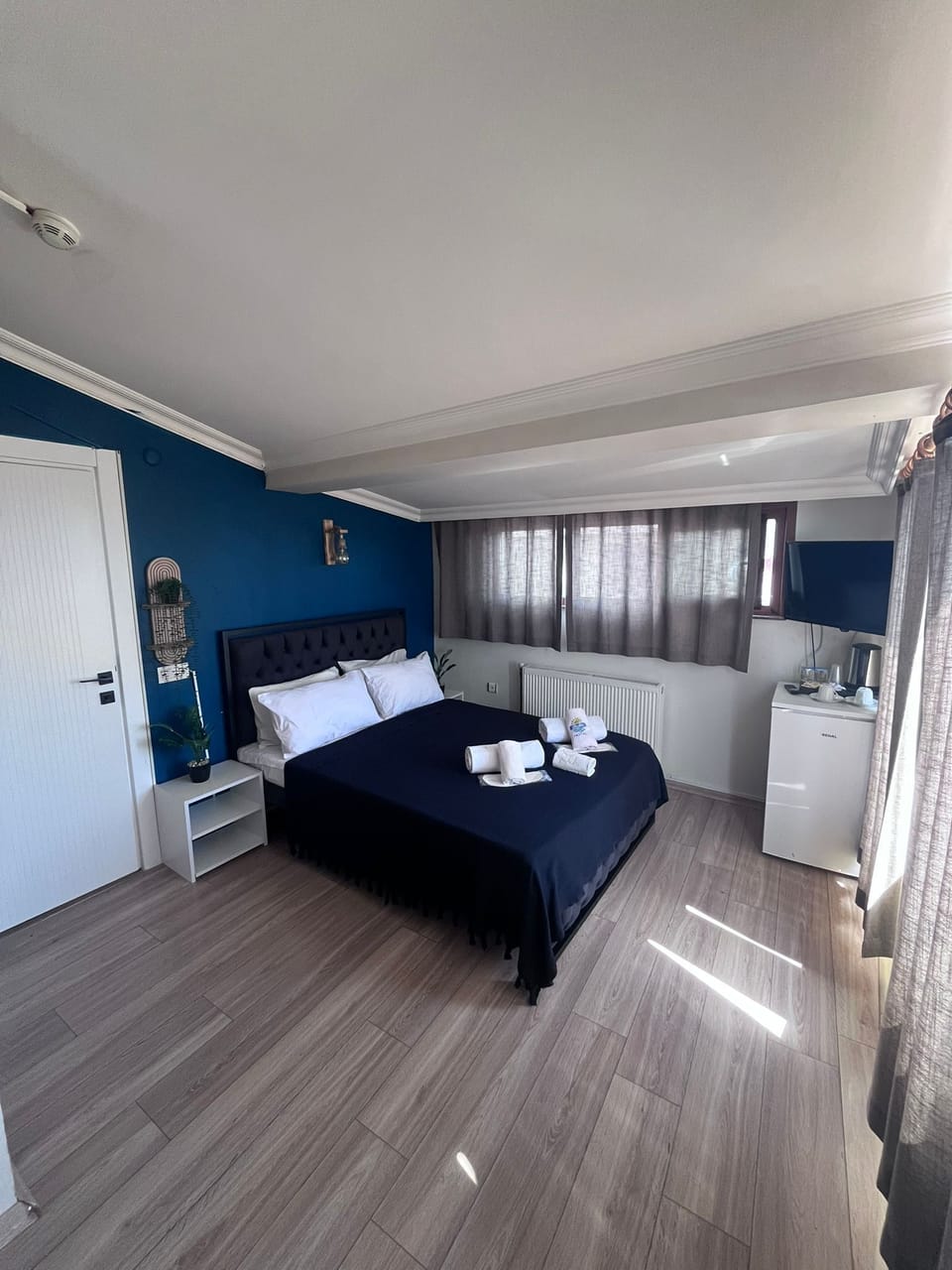 Deluxe Double Room, Sea View | Minibar, desk, laptop workspace, free WiFi