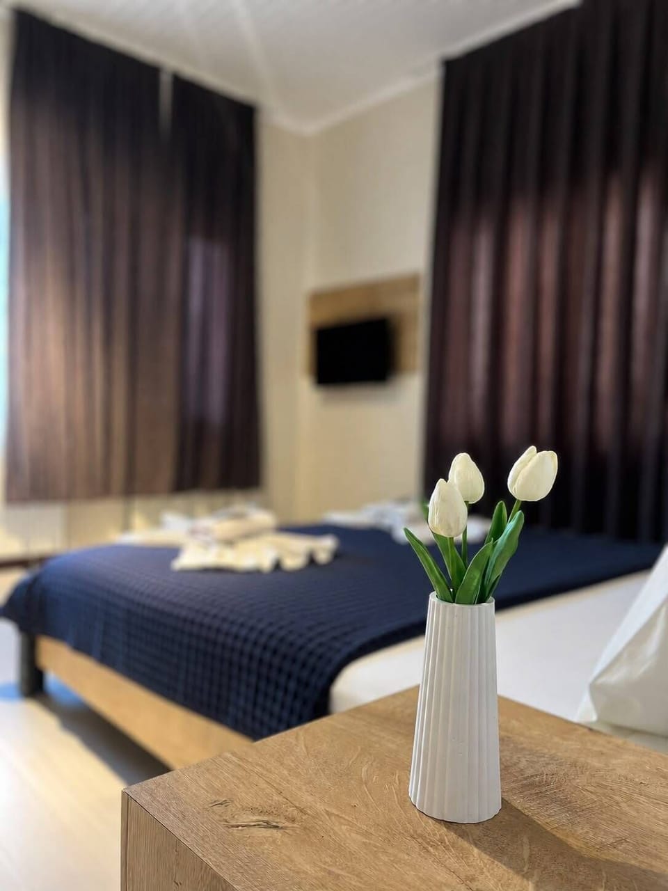 Exclusive Room, 1 King Bed | Minibar, desk, laptop workspace, WiFi (free)