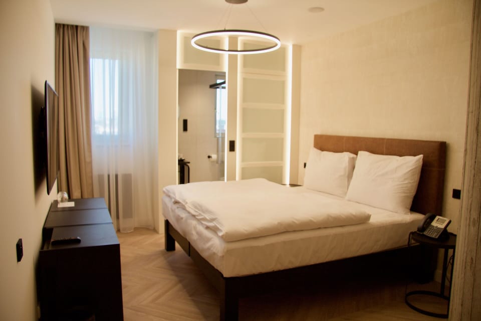 In-room safe, desk, laptop workspace, soundproofing