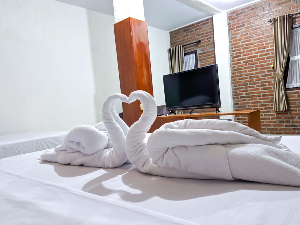 Family Double Room | Free WiFi, bed sheets